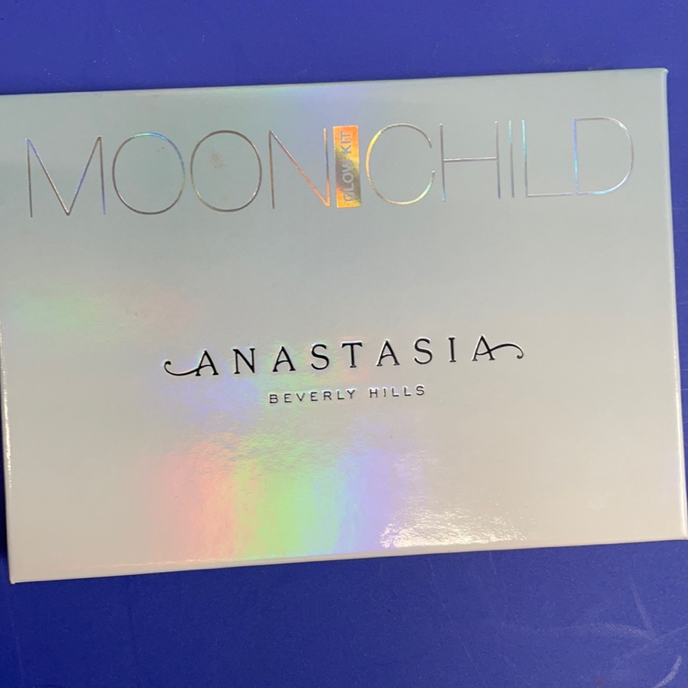 Anastasia Beverly Hills moon 🌙 child
